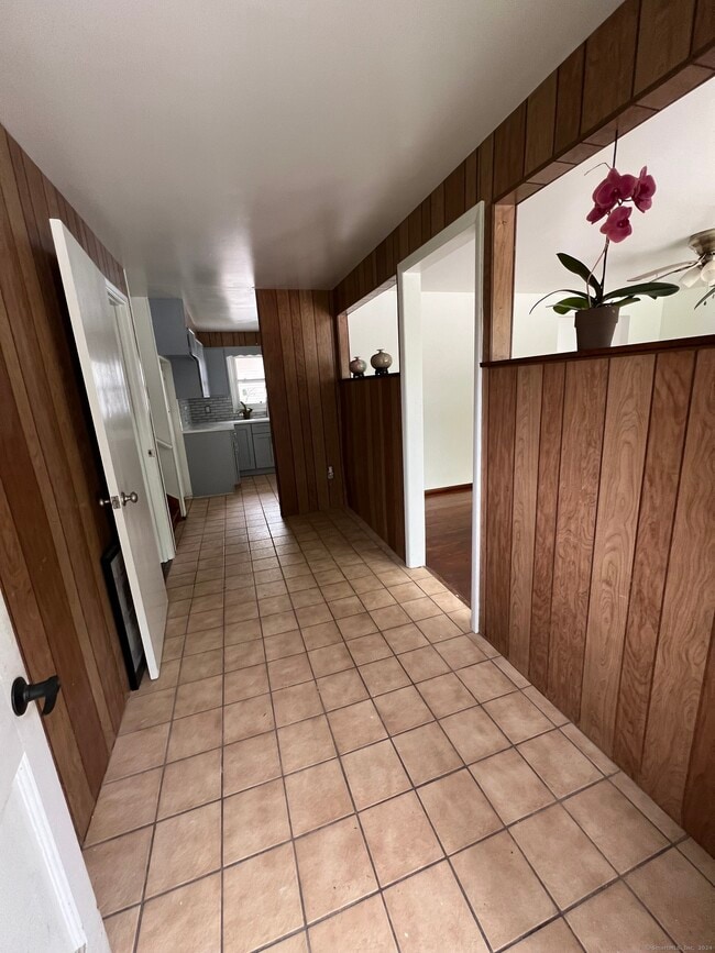 Building Photo - 505 Church St