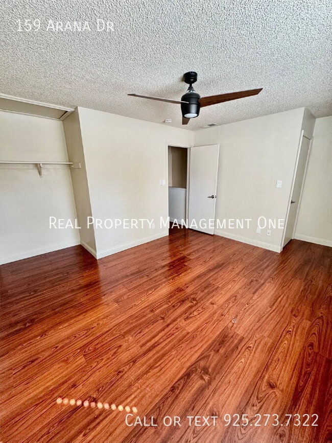 Building Photo - 159 Arana Dr