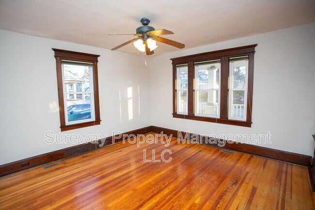 Building Photo - 5753 Rogers Ave