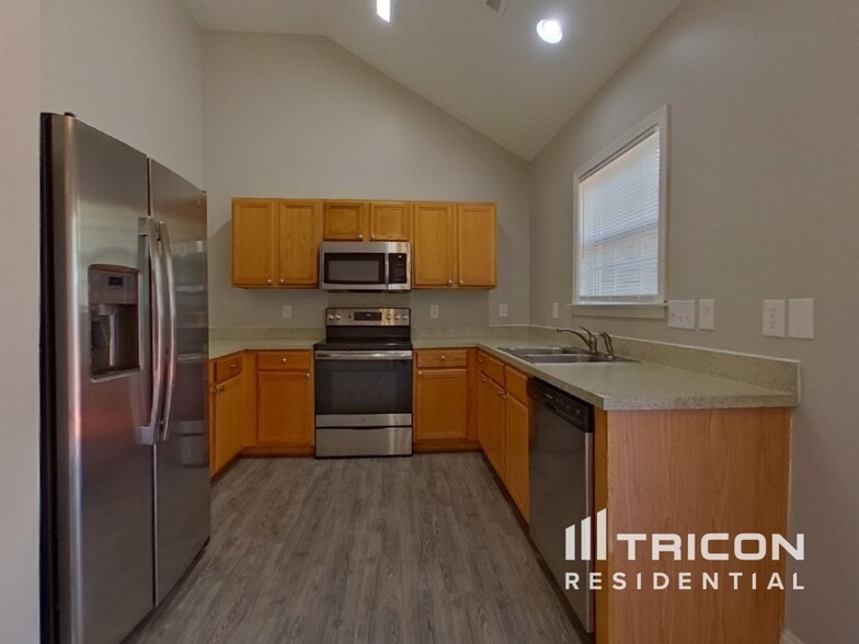 Building Photo - 2538 Terra Dr