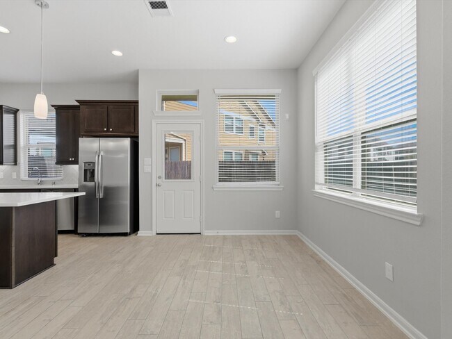 Building Photo - 28043 Rocky Heights Dr