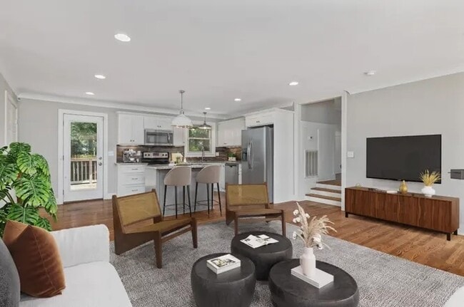 Building Photo - 414 Figuers Dr