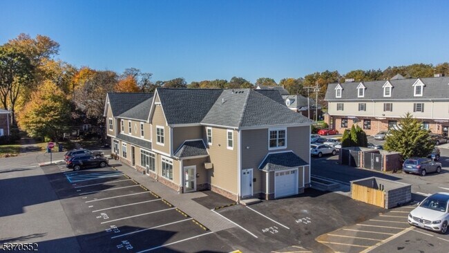 Building Photo - 35 2nd St