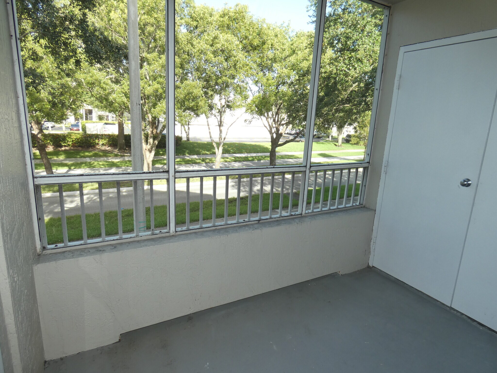 Building Photo - 2810 N Oakland Forest Dr