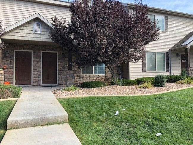 Primary Photo - Cedar Park Townhomes