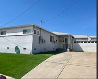Building Photo - NANCY DRIVE DUPLEX