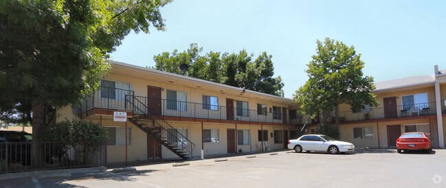 Building Photo - Alpine Apartments