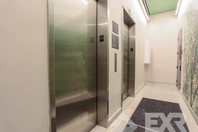 Building Photo - 436 Albee Square W