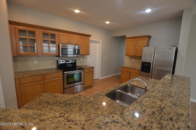 Building Photo - 4530 Oak Moss Loop
