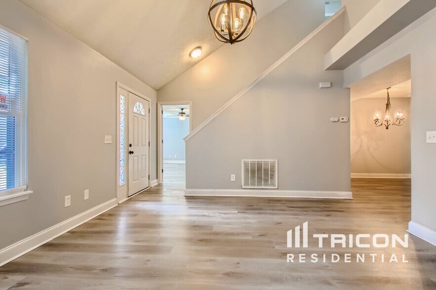 Building Photo - 133 Walton Village Dr