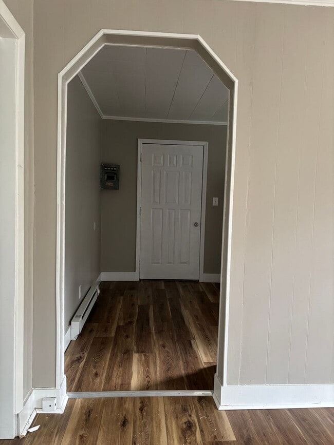 Building Photo - One Bedroom Duplex in Red Bank TN