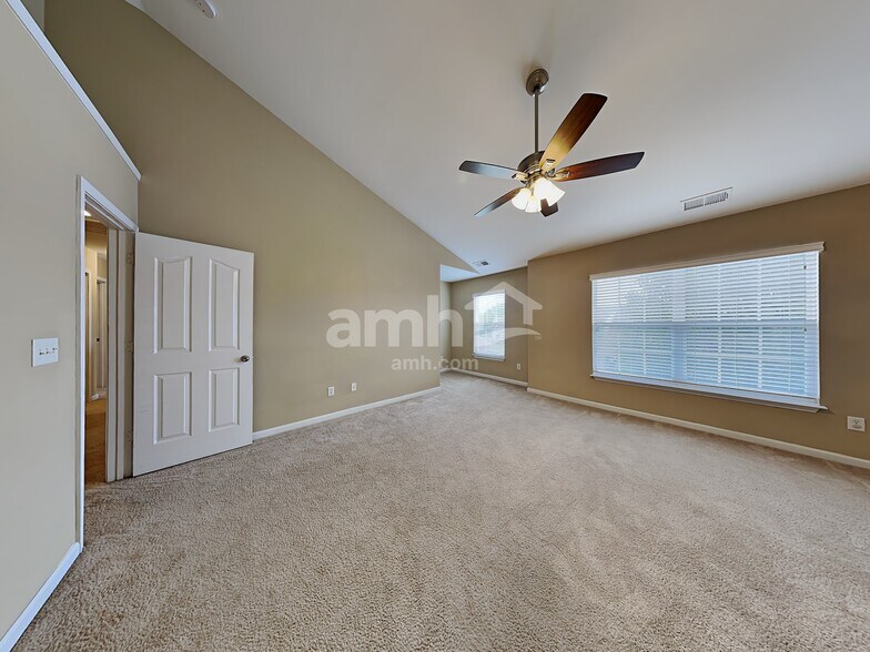 Building Photo - 104 Portland Falls Dr
