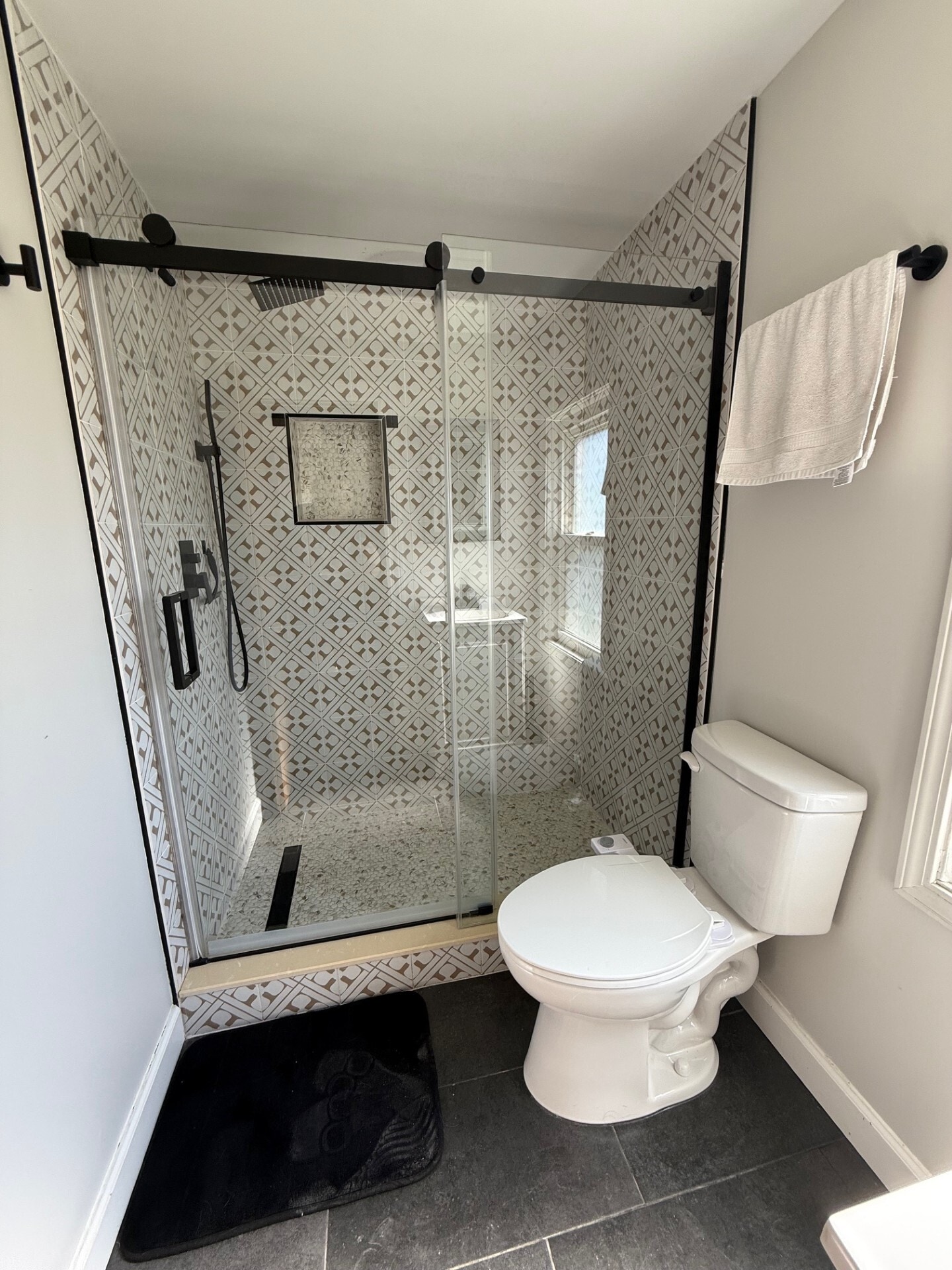 Bathroom 2 - 1621 Magnolia Ave