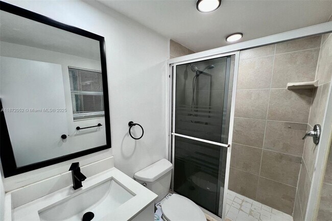 Building Photo - 805 SW 30th St