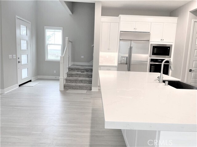 Building Photo - 116 Scale