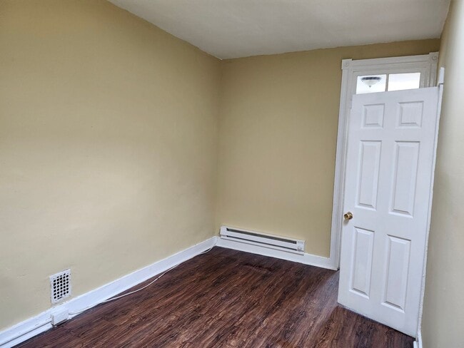 Building Photo - Charming 3BR Townhome in Baltimore