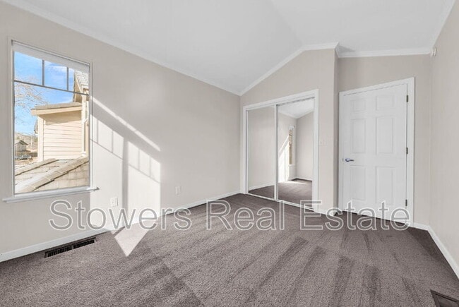 Building Photo - 424 Sutton Cir