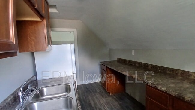 Building Photo - 949 13th St