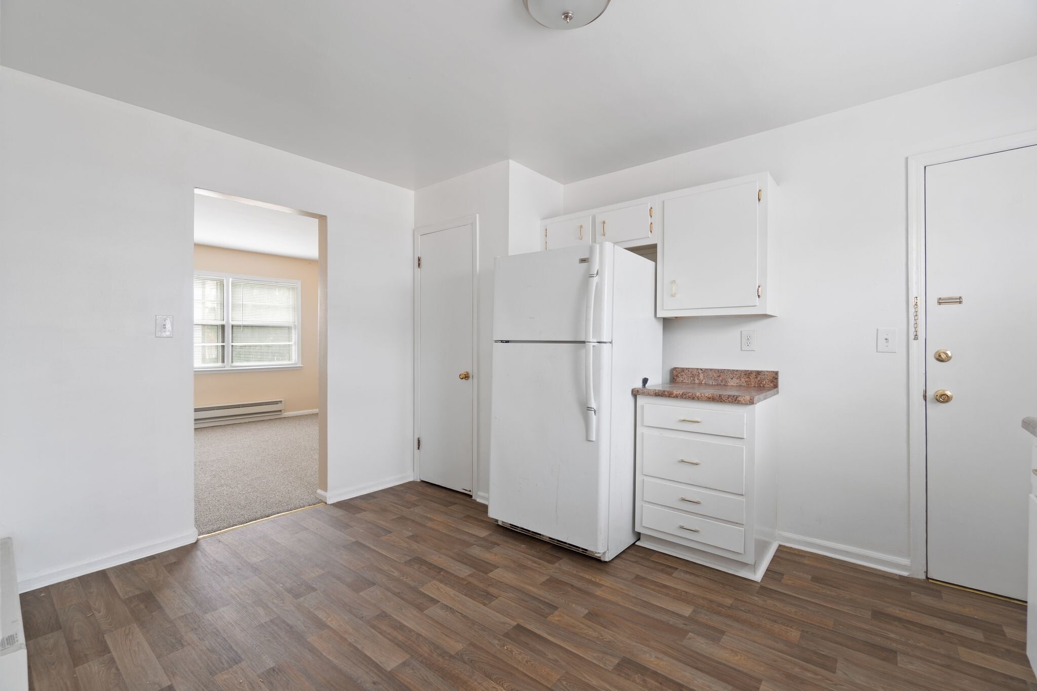 kitchen 2nd view - 208 N Park St