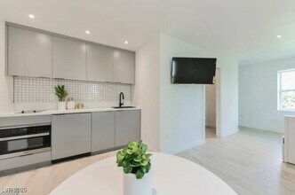 Building Photo - 715 S 3rd St