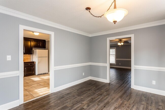 Building Photo - 1719 Centre St W