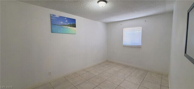 Building Photo - 4712 W Rip Van Winkle Ln