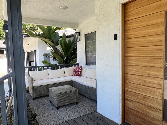 Front porch - 21523 Dumetz Rd