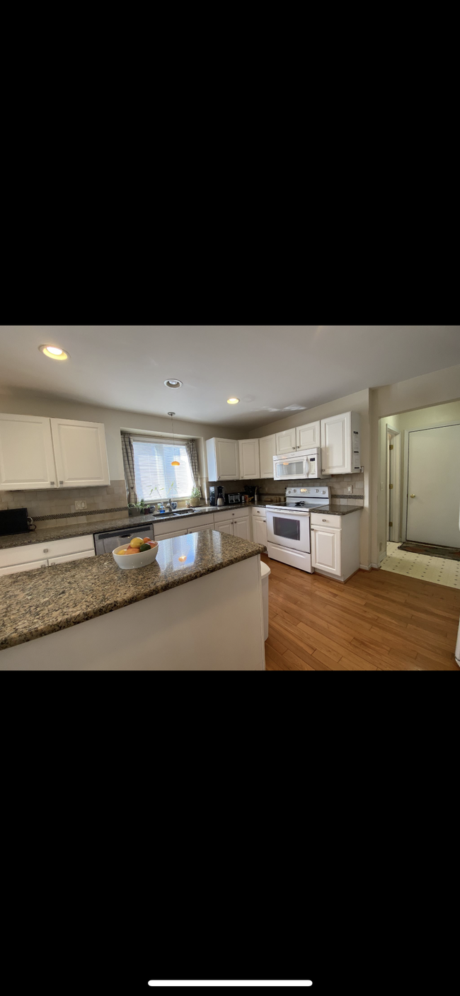Building Photo - 2914 Leslie Park Cir