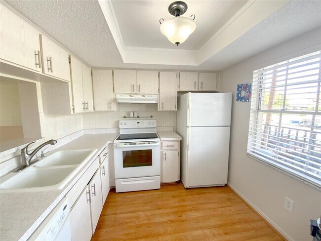 Building Photo - 1370 Heather Ridge Blvd