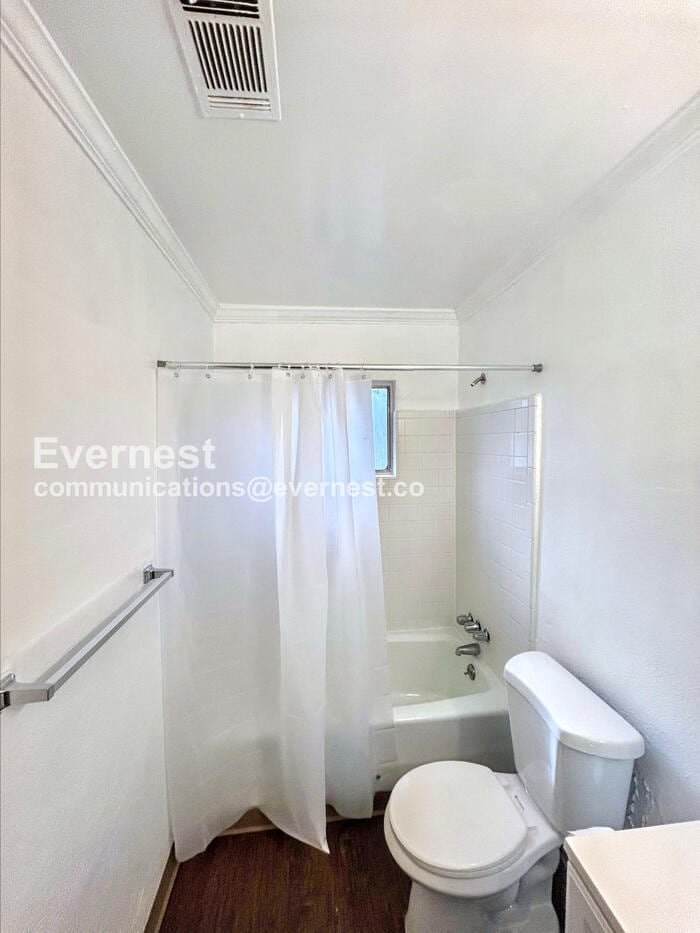 Building Photo - 431 Annie St