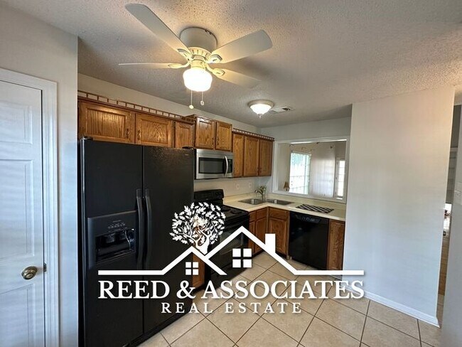 Building Photo - Collierville Townhouse Located on Corner Lot!