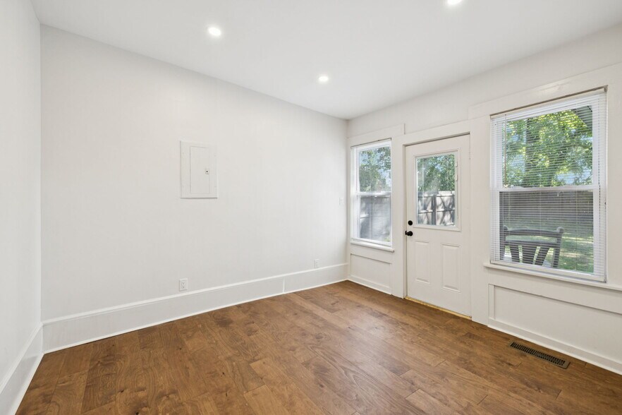 Building Photo - 911 S High St