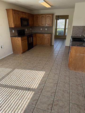 Building Photo - 6505 Rienzi Dr