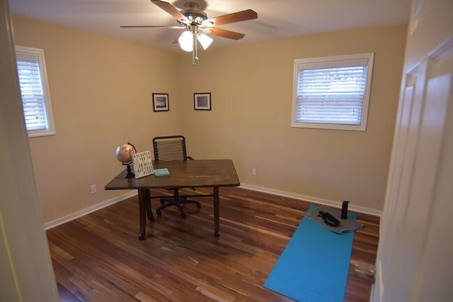 Building Photo - 3928 Warwick Blvd