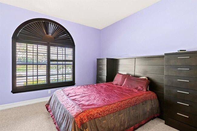 Building Photo - 3201 E Stonebrook Cir