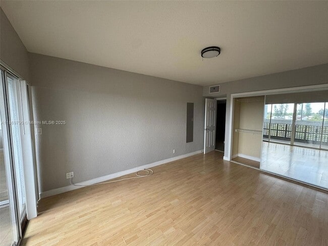 Building Photo - 3301 Spanish Moss Terrace