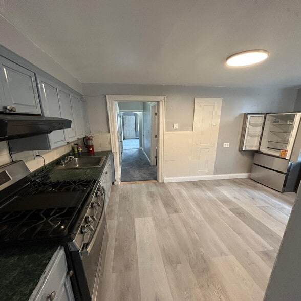 Building Photo - 4137 Boyd Ave