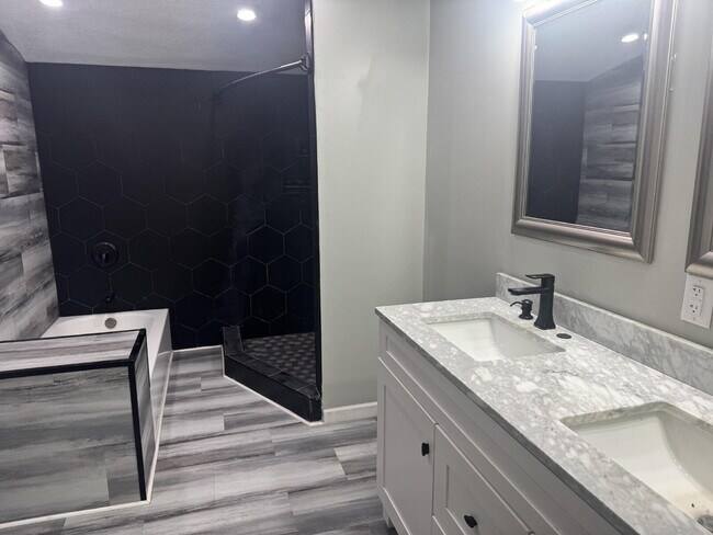 Building Photo - Discover peaceful country living