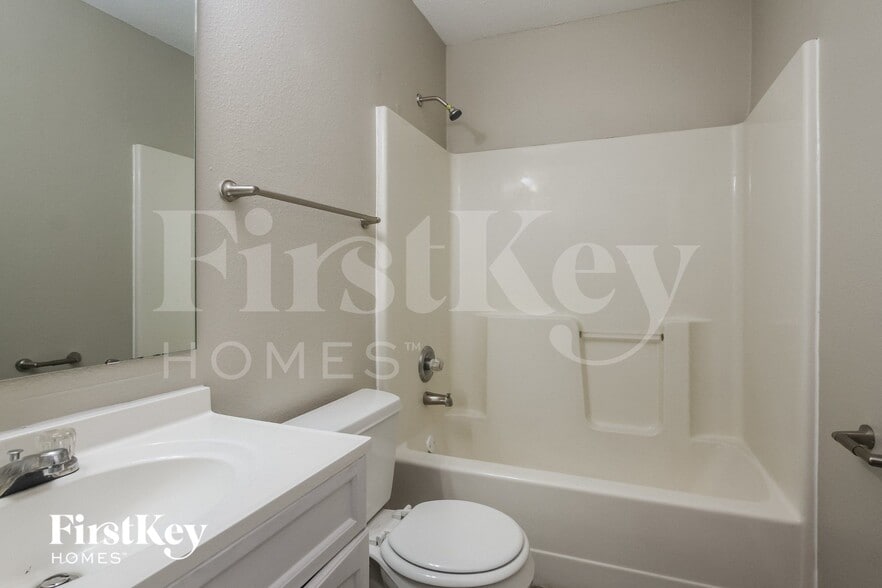 Building Photo - 6479 Hazelhatch Dr