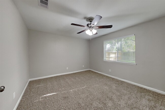 Building Photo - 10723 Forest Leaf Dr