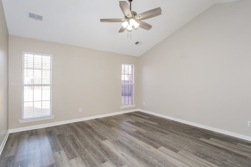 Building Photo - 5086 Jon Oak Dr