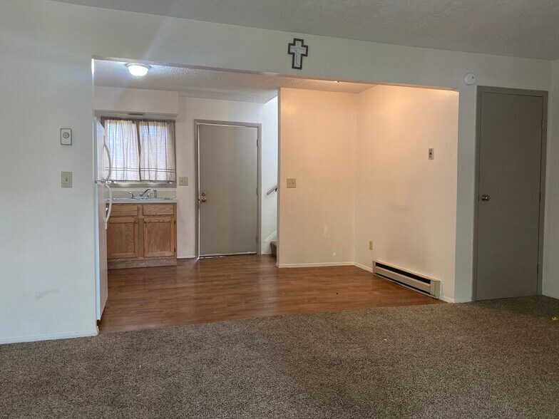 Building Photo - 1020 Broadway St