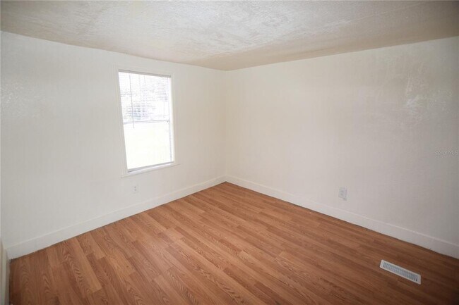Building Photo - 5101 N Kaliga Dr