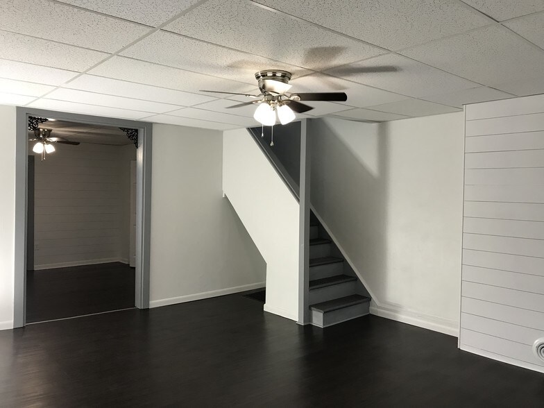 LivingRoom-1b - 4045 5th Ave
