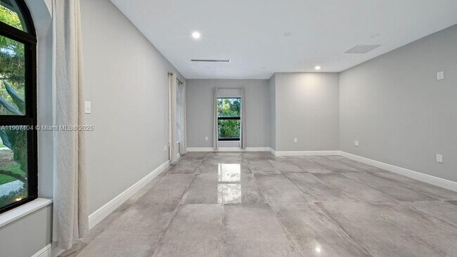 Building Photo - 5831 NW 81st Terrace