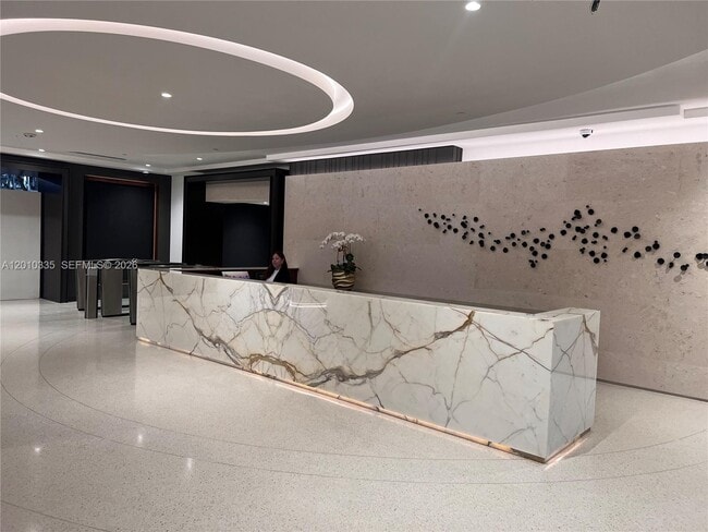 Building Photo - 1717 N Bayshore Dr