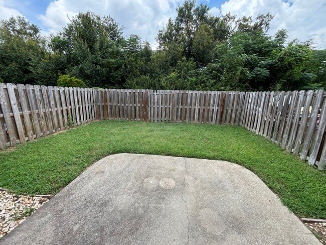 Building Photo - 829 Bryan Cir