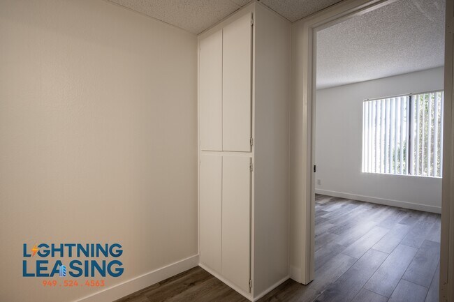 Building Photo - 14201 Victory Blvd