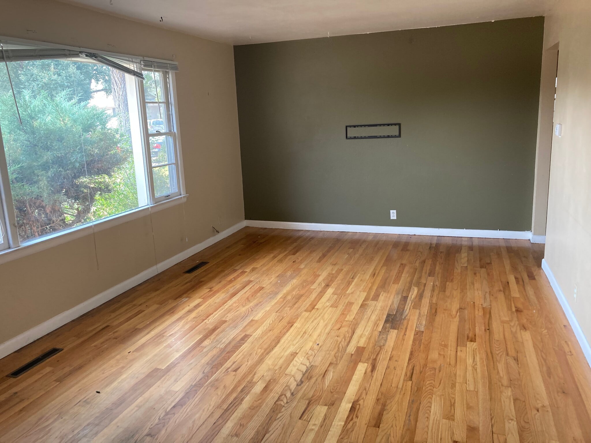 Building Photo - 100 Blevins Ct