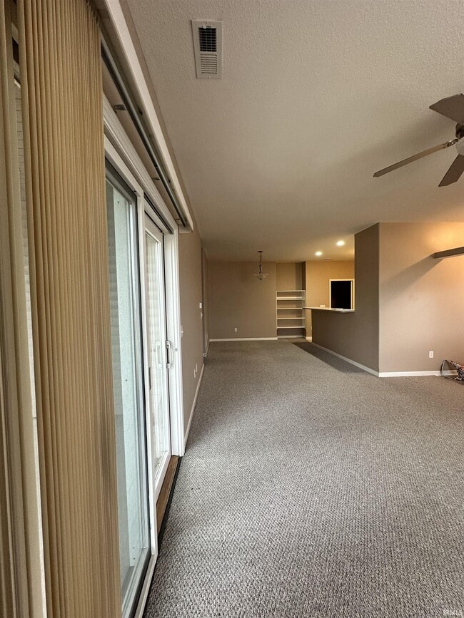 Building Photo - 315 Victoria Station Way